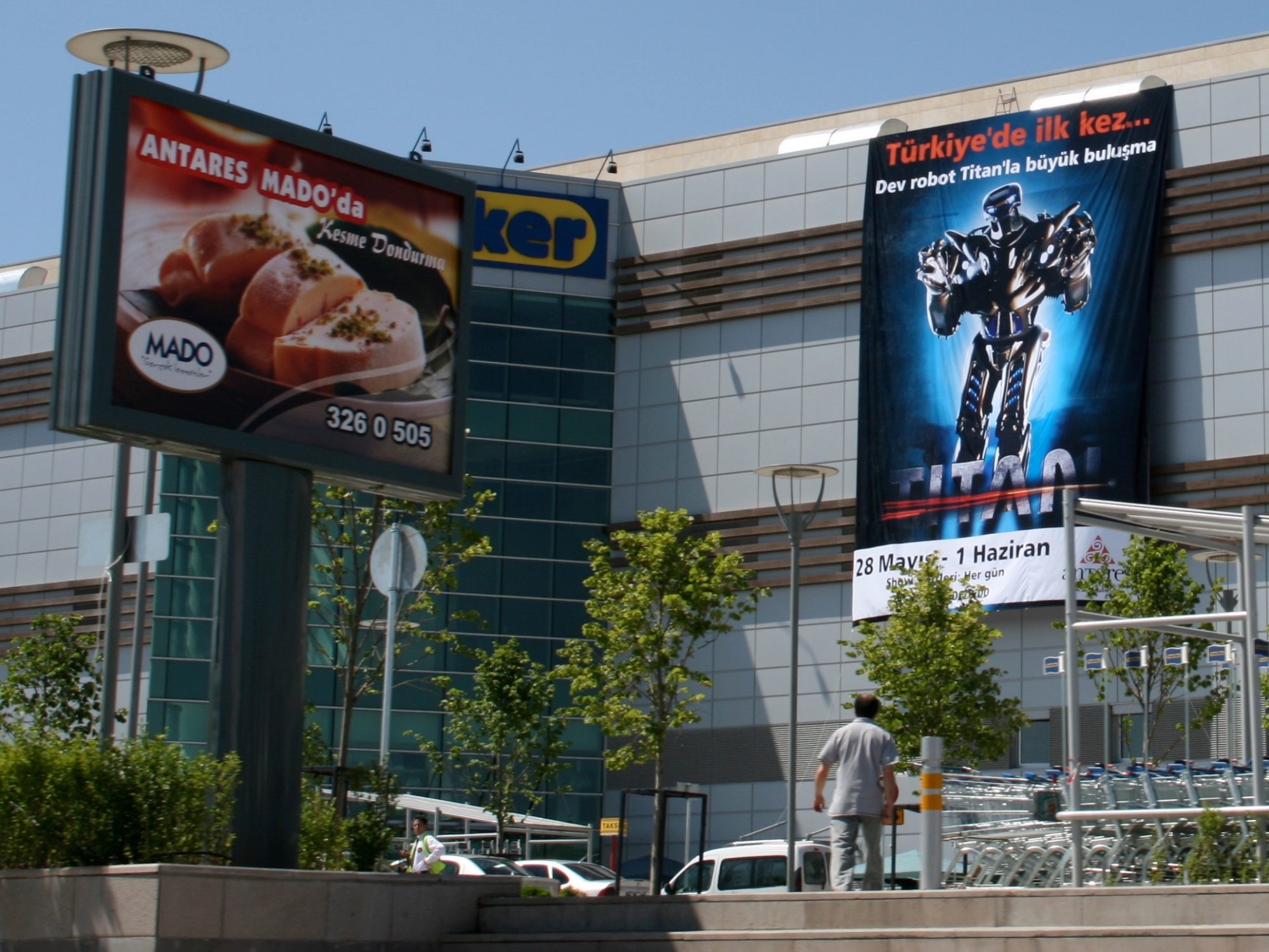 Giant billboard for Titan the Robot show in Ankara, Turkey