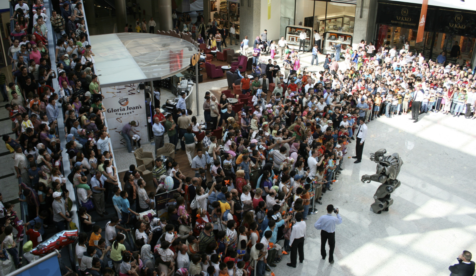 Titan the Robot draws a huge crowd at a shopping mall in Ankara, Turkey.